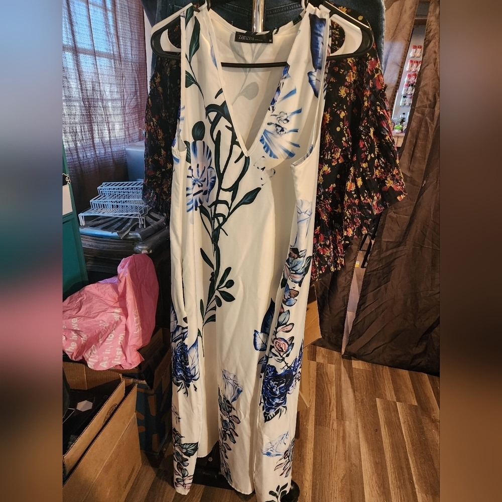 Floral Sleeveless Maxi Dress